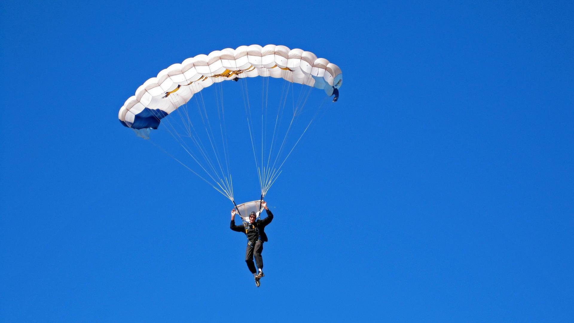 系列比赛:切磋交流推动联盟发展,关于切磋交流进步句子