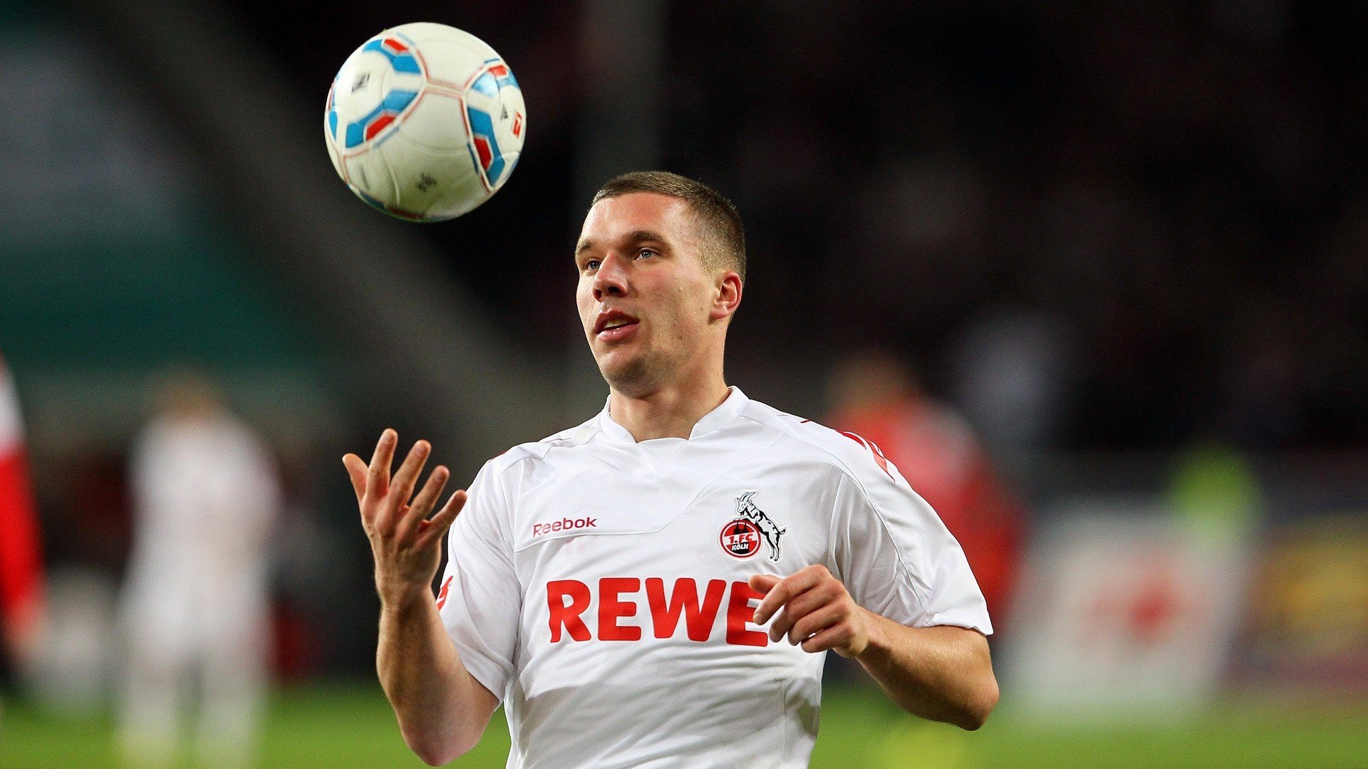 亚特兰大主场负于那不勒斯,斯卡梅卡突破射门,亚特兰大梅赛德斯球场